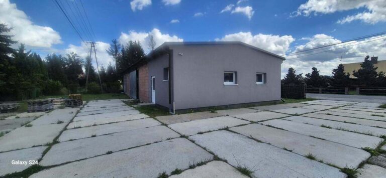 309 m² powierzchni + 14 ar działki, na wynajem